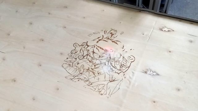 Высокоскоростной гравер по дереву LaserFor IL-P смотреть онлайн