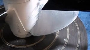 Угол откидки лопастей гребного винта ...