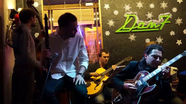 Swing Couture - I Can't Believe You're In Love with Me смотреть онлайн