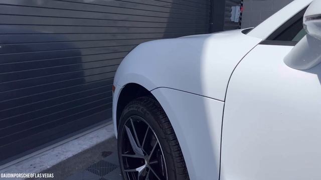 2023 Porsche Macan: Carrara White Metallic (Walk Around) смотреть онлайн