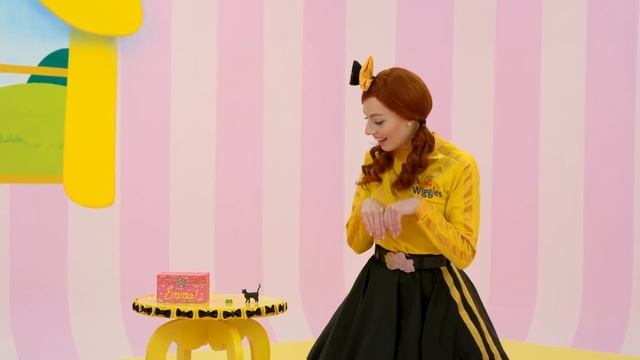 The Wiggles' Emma Watkins' Entire Routine, From Waking Up To Showtime | Allure