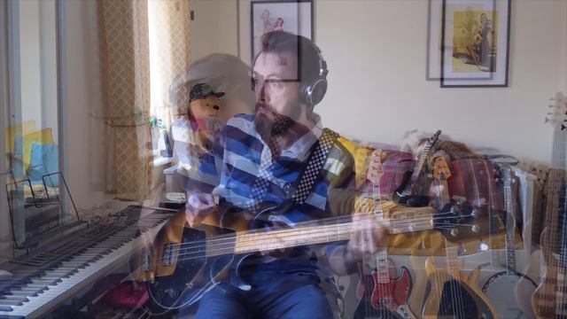 Flatwound Vs Roundwound Bass Strings - Gibson G3 смотреть онлайн