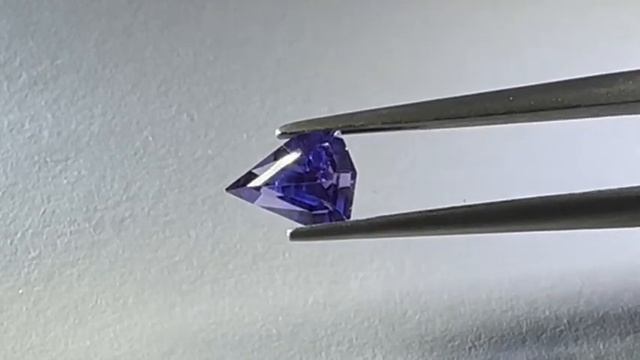 Негретый сертифицированный сапфир, 670$ смотреть онлайн