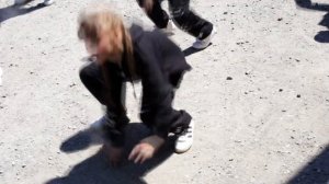 АМЕЛИ - танец "У нас на районе..."