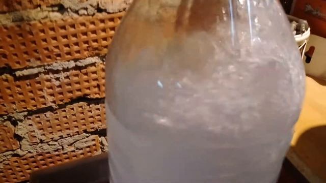 Вода превращается в лед, если потрясти смотреть онлайн