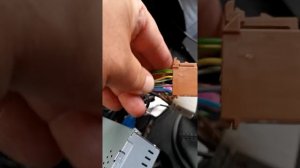 Шевроле Нива 2020 г. Проводка для подключения задних динамиков.