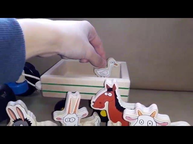 Игрушка Синий трактор в наборе с телегой и животными. Все выполнено из дерева и имеет сертификат смотреть онлайн