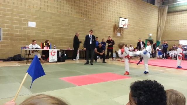 Luca Veras(6) WKF Meopham Open Karate Championships Cat 7-9 years up to 6kyu 1st Fight Oct 2013 смотреть онлайн
