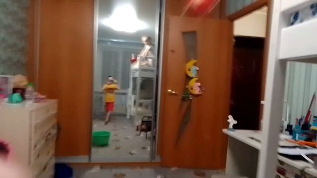 Первый тайм игры в мяч от сунцов игры и его сестры потная игры!!!