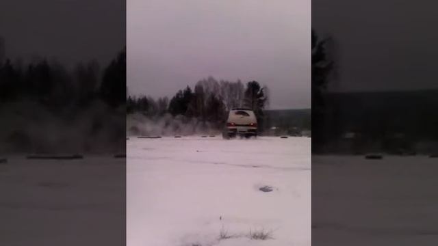 Зимнее катание Toyota Estima Lucida 4wd 3ct смотреть онлайн