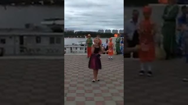 Елизавета Долженкова с песней Волна смотреть онлайн