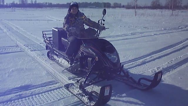 Жена первый раз села на снегоход. смотреть онлайн
