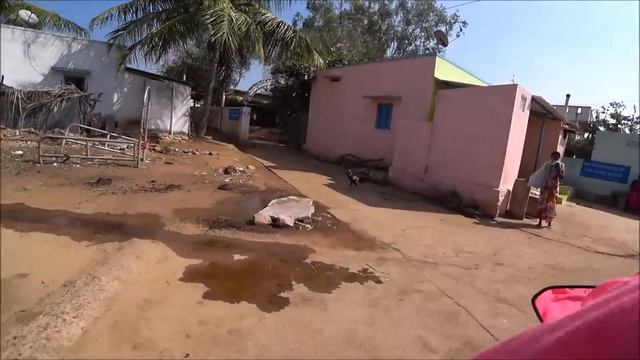 18. Дарим сари индийским женщинам. Путтапарти 2023. смотреть онлайн