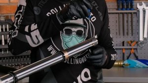 Обслуживание вилки SZC Lite. Замена масла, сальников, полная переборка.