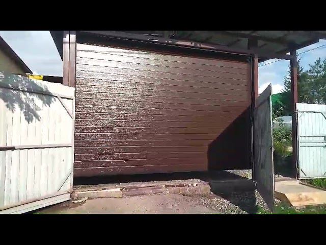 Гаражные ворота Алютех с автоматикой. Панели S-гофр, RAL8017 Шоколадный коричневый смотреть онлайн