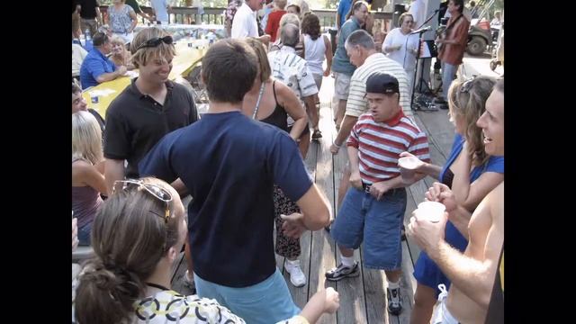 Sunrise Cove Marina party 2009 смотреть онлайн