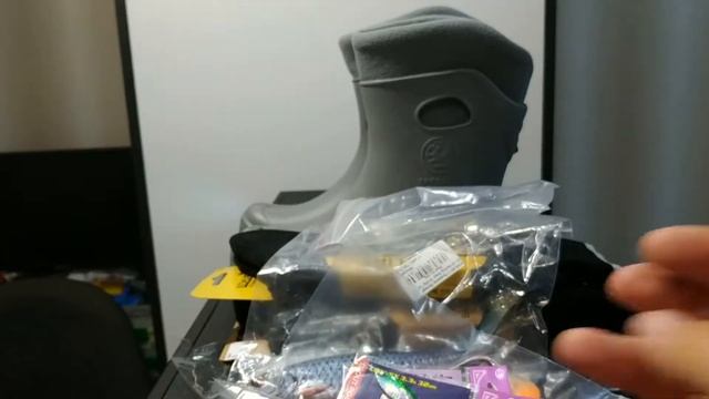 Unboxing посылки с приманками, сапогами и шапкой от интернет магазина Fmagazin смотреть онлайн