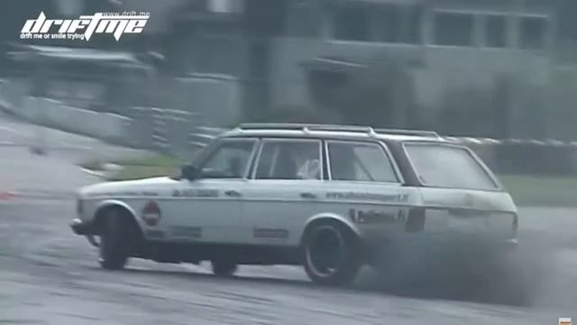 Легендарный Мерседес W123 Дизель + турбина Скания . Восточно-Европейского чемпионата по Дрифту смотреть онлайн
