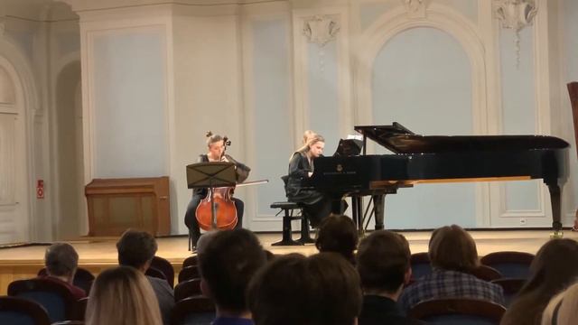 Johannes Brahms Cello Sonata No.1 смотреть онлайн