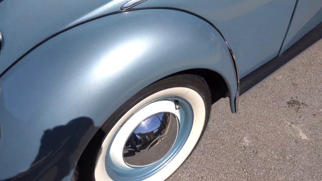 1966 Volkswagen Beetle convertible. Classic car hirings Spain. смотреть онлайн