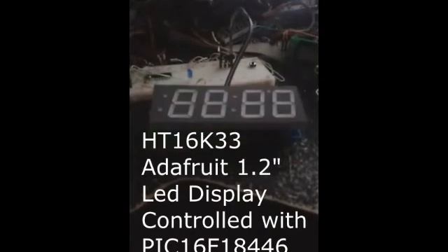 HT16K33 Adafruit 1 2 Led Display with PIC16F18446 смотреть онлайн