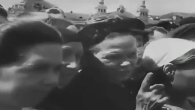 Конвоирование 57 000 военнопленных немцев через Москву . 17 июня 1944 года смотреть онлайн
