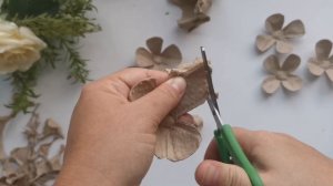 Показываю как я сделала розы из коробки из под яиц, переработка мусора