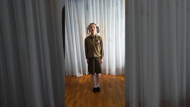 Стихотворение "Чулочки" автор М.Джалиль смотреть онлайн