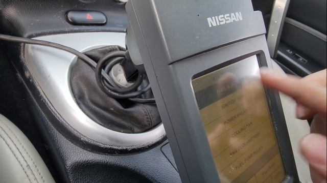 Quick look at the Consult 2 , Nissans diagnostic tool from earlier days смотреть онлайн