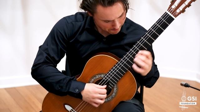 Grieg's "Anitra's Dance" arranged for 2 guitars by Barrios Mangore, from "El Libro de Oro", Vol. 2 смотреть онлайн