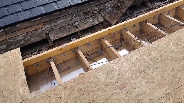 6 months old EPDM roof removed. This video got the house owner there money back from the builder. смотреть онлайн