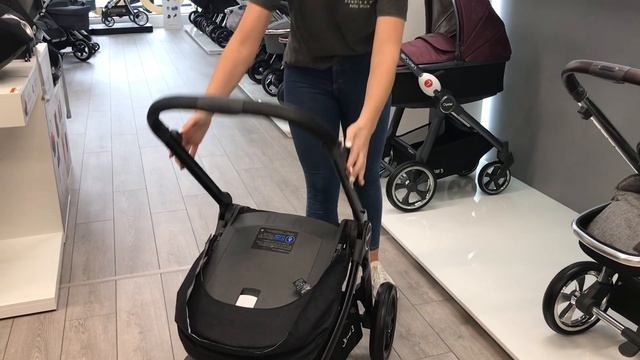 How to fold your Oyster3 pushchair with the seat unit on смотреть онлайн