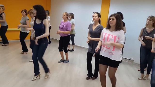 Занятие по женскому стилю в сальсе (ручки) с Рузанной Джагарян смотреть онлайн