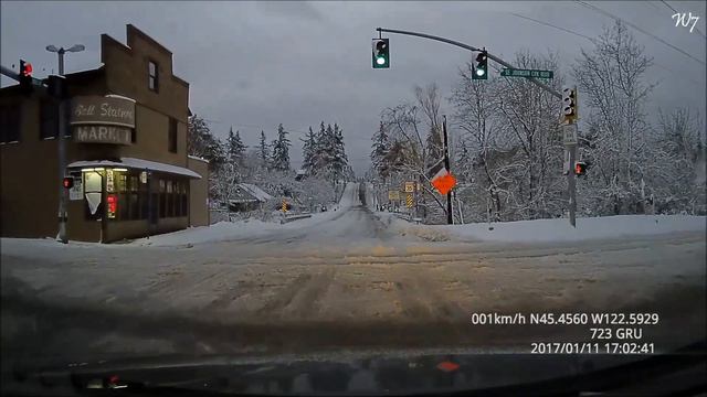 DASH CAM 2017 01 11 1702 (Snowy Speeder Red Light Runner) смотреть онлайн