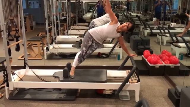 Star with a Twist in Pilates смотреть онлайн