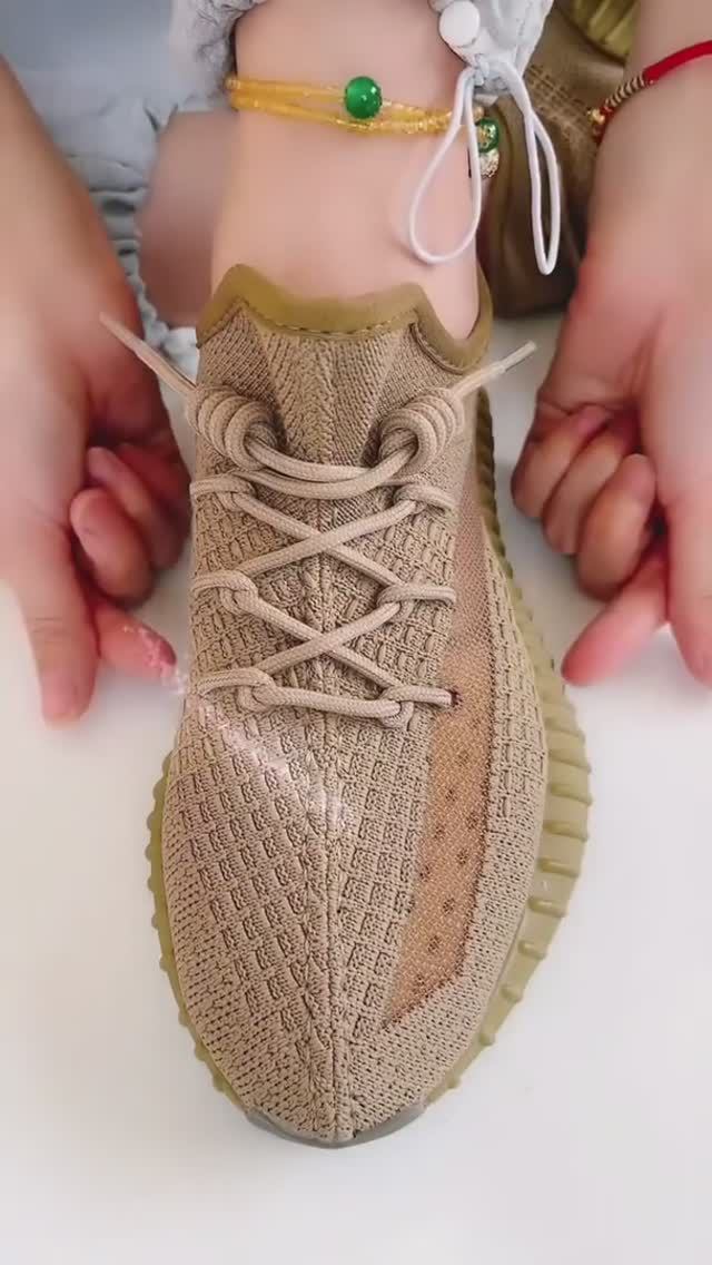 Как креативно зашнуровать кроссовки?