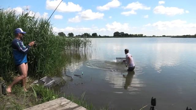 Ловля КАРПА на ФИДЕР! Рыбалка в Беларуси 2020. 18+ смотреть онлайн