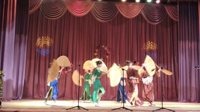 корейский танец с веером смотреть онлайн