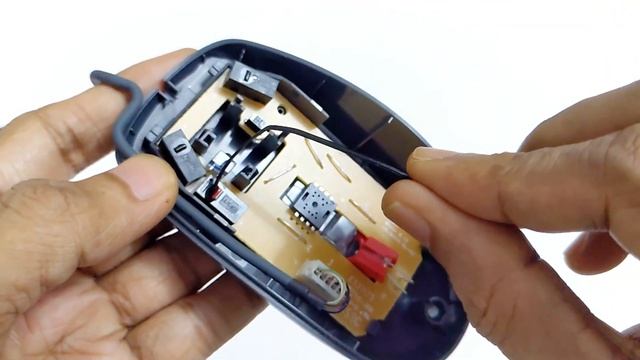Logitech M90 Switch Fix - Disassembly (click issue) смотреть онлайн