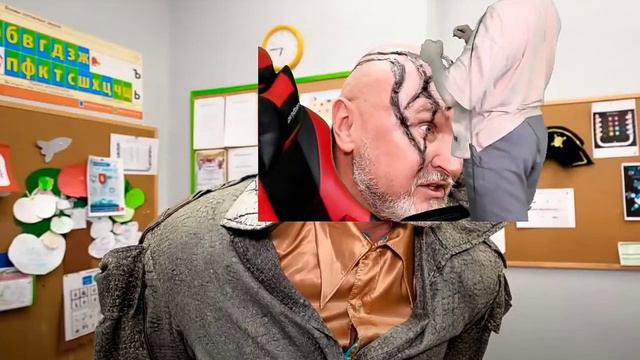 ТИК ТАК ДАЁТ В РОТ ДИРЕКТОРУ!!!! смотреть онлайн