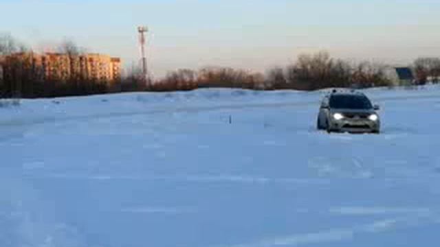 Toyota Tundra Vs Mitsubishi Outlander.avi