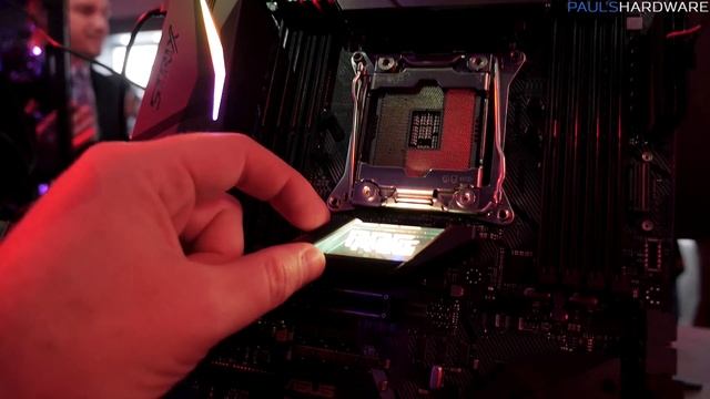ASUS ROG Zenith Extreme X399 Motherboard, 35" Ultrawide HDR Monitor & X299 Lineup смотреть онлайн