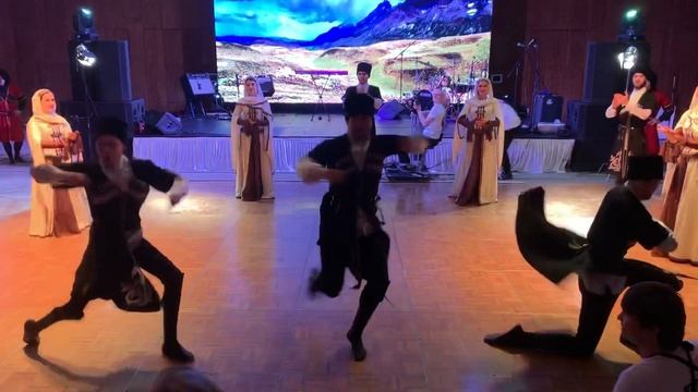 Ансамбль «Адат» Приветственная Лезгинка смотреть онлайн