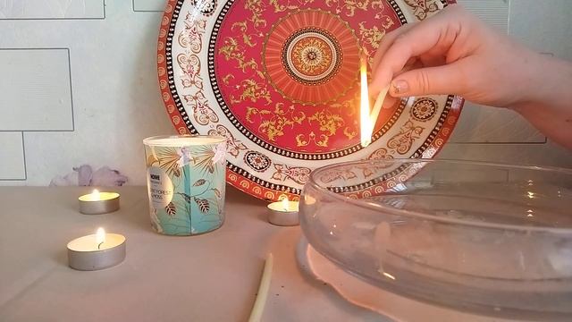 Что он думает о вас прямо сейчас? Гадание на воске смотреть онлайн