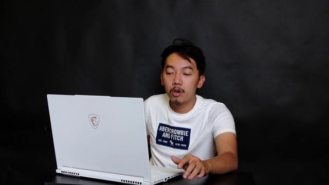 Laptop ដែលស្តើង តែកម្លាំងខ្លាំង | MSI Stealth 16 Studio A13V | Scan មុខ Scan ក្រយៅដៃដើម្បីដោះសោរ смотреть онлайн