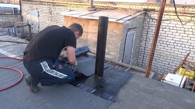 Кровля гаража Как самому правильно покрыть крышу гаража? Наплавляемая гидроизоляция своими руками смотреть онлайн