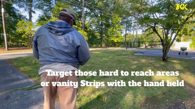 How to apply WEED and FEED to a lawn infested with weeds // How does weed and feed work? смотреть онлайн