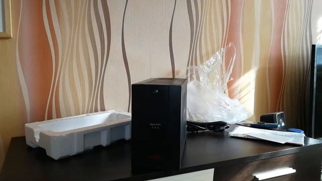 Unboxing UPS APC BX700UI 700 VA 390W And Plug In