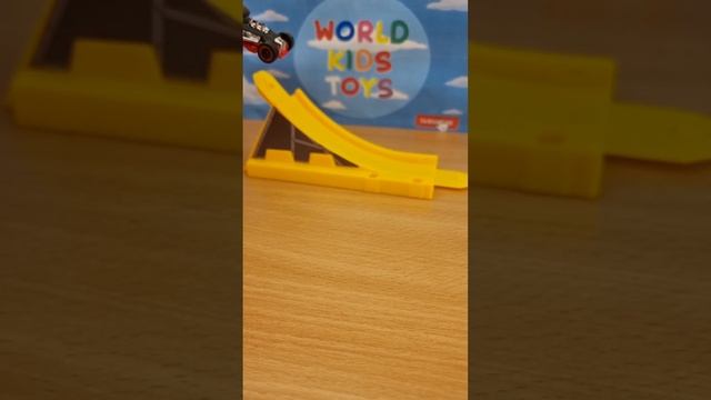 машинка катается на горке смотреть онлайн