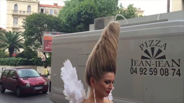 ЛЕНА ЛЕНИНА САДИТСЯ В ЛИМУЗИН В КАННАХ. ПРИКОЛЬНОЕ ВИДЕО смотреть онлайн